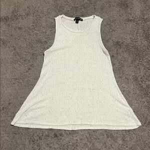White with black specks tank size small
